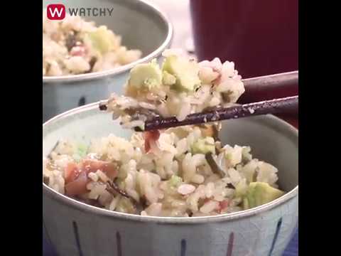 アボカドと塩昆布の炊き込みご飯