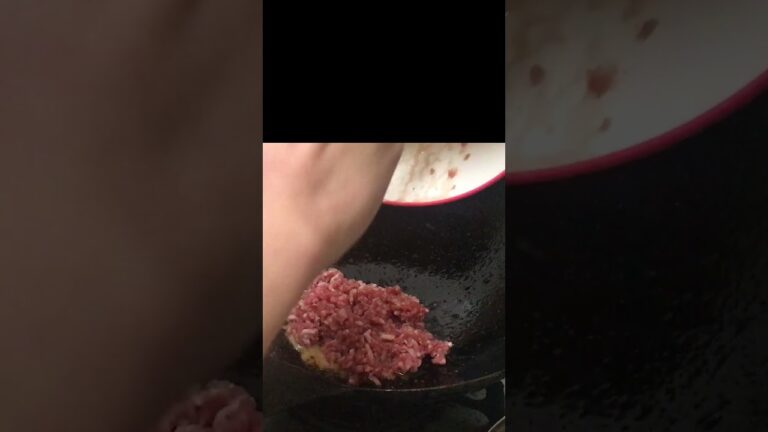四川風　豚ひき肉とネギのピリ辛炒め作ってみた！　#shorts