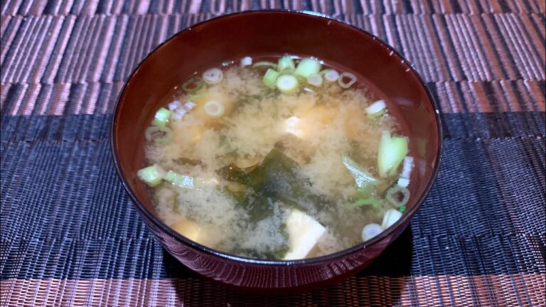 豆腐とワカメの簡単味噌汁