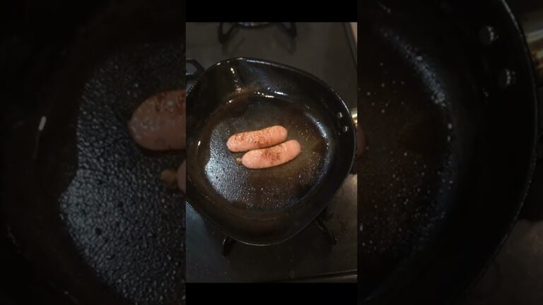 【ずぼら弁当】大根葉とかつお節とかりかり梅/ ウインナーのおにぎり