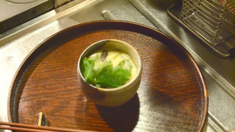 茶碗蒸しの作り方　　How to make a savory steamed egg custard with assorted ingredients