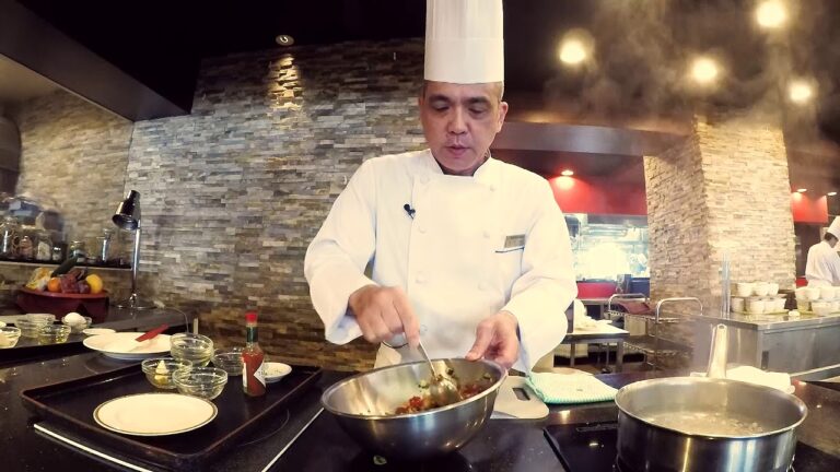 #52【包丁人】ホテルシェフ直伝「スモークサーモンとマグロのタルタルウッフ・モレ添え」