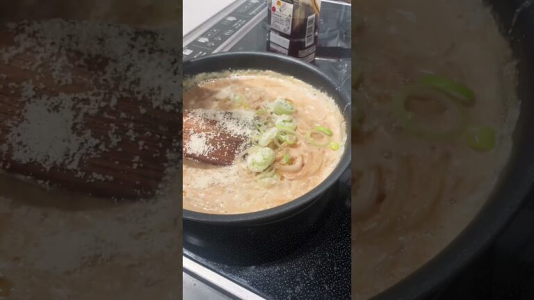 【ワンパンレシピ】夜食には明太子クリームうどん。#男子ご飯 #料理男子 #料理勉強中 #おうちごはん #クッキングラム #自炊男子 #よるごはん日記暮らしを楽しむ #暮らしを整える