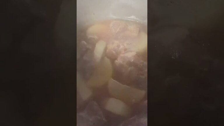 圧力鍋で豚の角煮を作ってますね。めっちゃ美味しそうっ♪ #shorts