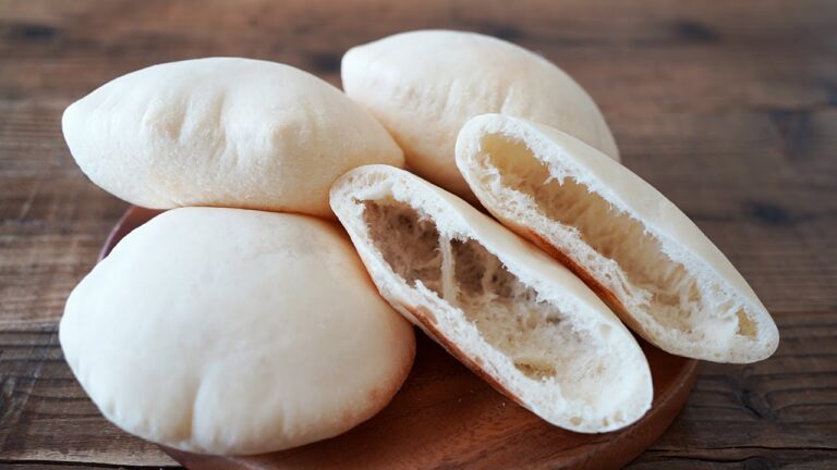 膨らむピタパンの作り方 | オーブンでもフライパンでも焼けるレシピ | Pita Bread Recipe