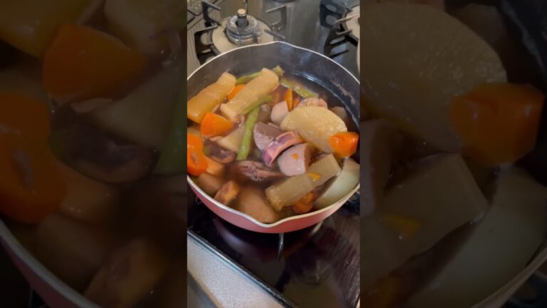 今日のおかずパラダイス✨今日は大根里芋の煮物とほんのり甘いおこわです💕✨