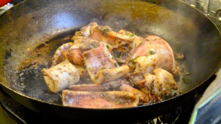 オリーブオイルを使ったレシピ：イカのアンチョビ炒めの作り方　　How to make stir-fried squid with anchovy and olive oil sauce