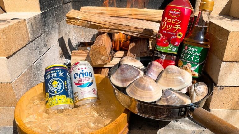 ハマグリのトマト蒸し！ありそうで無かった新しい味でキンッキンに冷えたビールが美味ぇ！！