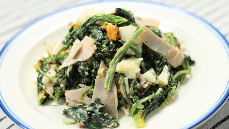 ハムとゆで卵のほうれん草サラダの作り方｜簡単レシピ｜ほうれん草を粒マスタードとマヨのドレッシングで和えました。簡単で美味しいサラダです！