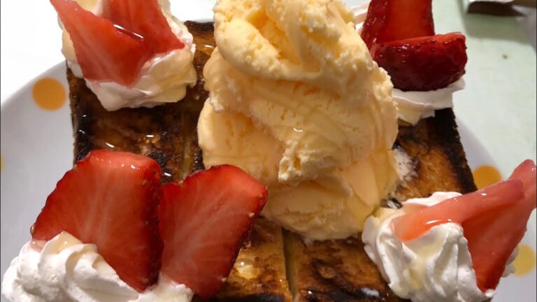 【イチゴとホイップ】焼きたてハニーバタートースト【バニラアイス添え】