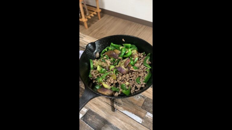 ［スキレット］完全夜食♪　冷凍ピラフとひき肉と野菜の簡単シエラカップ丼
