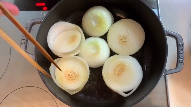 新玉ねぎの照り焼き　ストウブ ブレイザー ソテーパン　新玉ねぎガーリックバター醤油