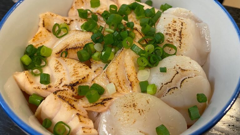 【ショート動画】サーモンとホタテの炙り丼　#shorts