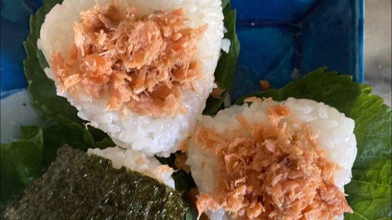 鮭のフレークで美味しいおにぎりsalmon flakes