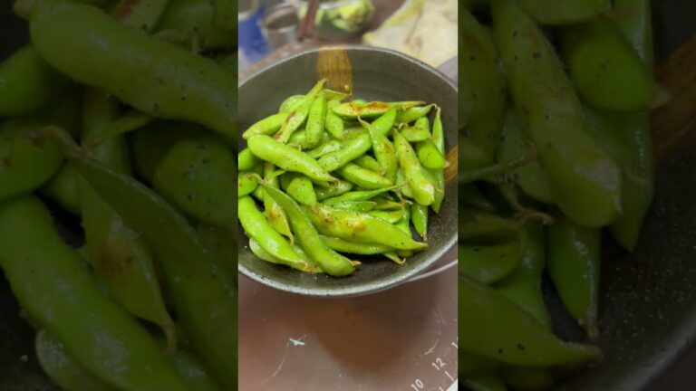 金曜日なので、枝豆で最高のお酒のお供を作ります！ #shorts