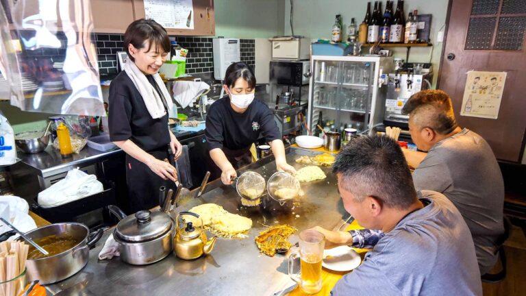 お好み焼き女将が魅せる超絶コテ捌き！ガッツリ系お好み焼きに常連殺到！広島岡山のお好み焼きまとめ６選。
