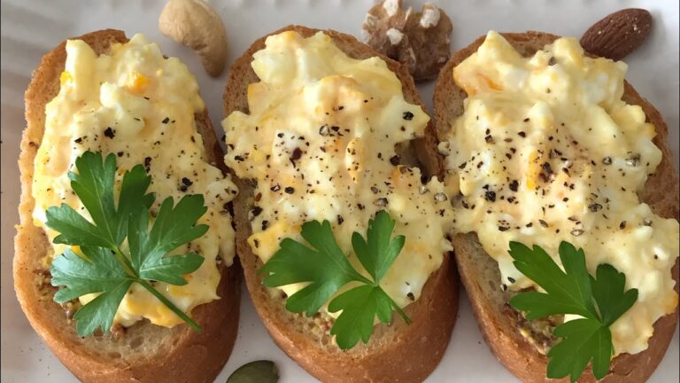 今日の朝ごはん10/30☀️たまごのブルスケッタ💛&ベーコンと野菜のオイル蒸し♡で朝ごはん🎶