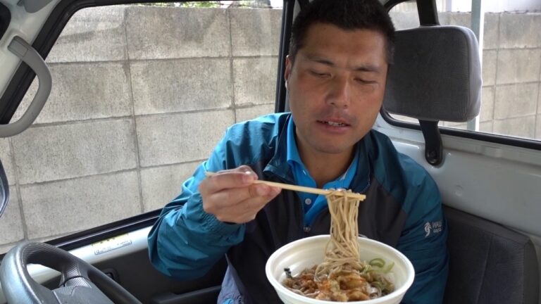 【天ぷらそば】お昼ご飯を食べながら思い出話・セブンイレブンの本格めんシリーズ