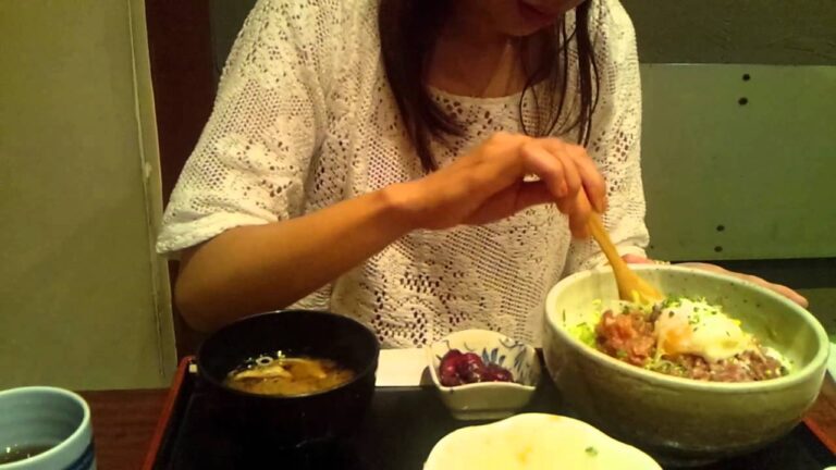 マグロユッケ丼を