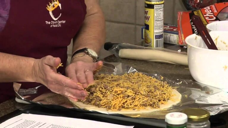 Halloween Fun - Jack-O-Lantern Cheeseburger Pie