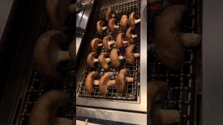 炭火で椎茸を焼く#shorts