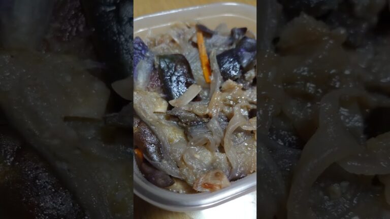 おナス味噌、生姜、しょうがのかおり:⁠)しょうがの食感🍱生姜のあじぃしげきほんのりあまくっ♡てたまねぎもたくさんはいってるの❀にんじんも存在感あるよ。ぶたにくぅ🙉