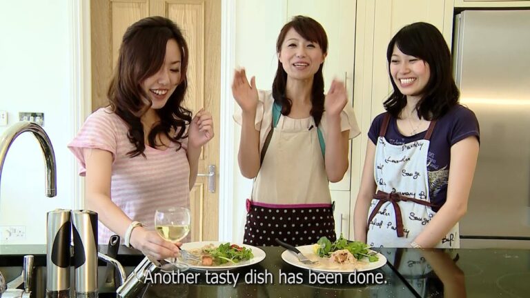 鮭のソテーしょうゆクリームきのこソース(Sautéed Salmon with Mushroom and Creamy Sauce)