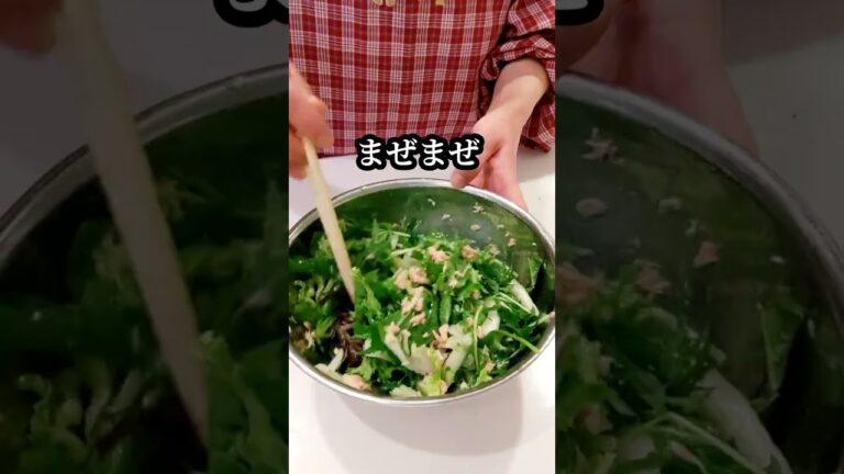 🍳白菜で一品☆ベビーリーフとかつお節無限サラダ😋【不器用な私が作る簡単で美味しい料理編୧⁠(⁠*ᴗ⁠*)⁠୨】#shorts