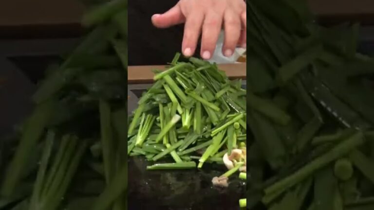 大量のニラが主役 高知のB級グルメ ニラ塩焼きそば