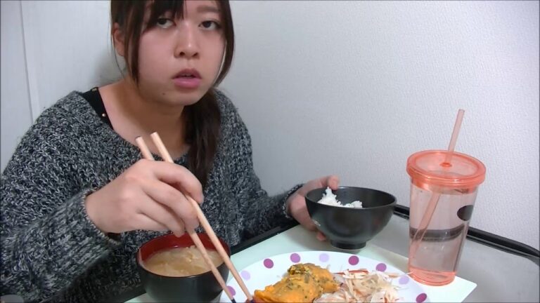 【和洋定食】ネギの卵焼きとオニオンサラダと玉ねぎの味噌汁とウィンナーとご飯【健康的】