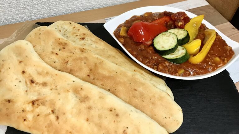 夏にピッタリの美味しいカレー！「スパイシーナンと夏野菜カレー」を作ってみたよ！【パン作り】