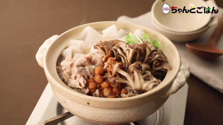 【動画レシピ】あごだしが決め手！きのこたっぷり菌活鍋