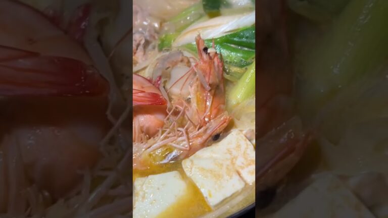 【寒い日は鍋でしょ】海鮮鍋　#shorts #shortsyoutube #キャンプ飯