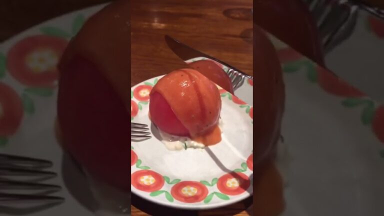 【京都】老舗洋食店の名物・「丸ごとトマトサラダ」🍅#shorts