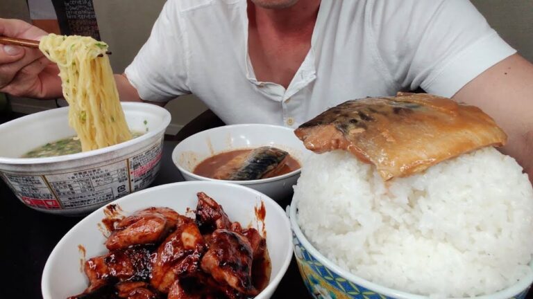 『のっけて美味しい飯テロ鯖の味噌煮』大盛りご飯は味の濃いお供達と優勝するぼっち飯