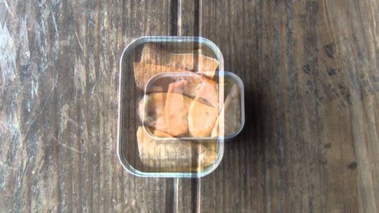 燻製とろ鮭ハラス缶詰【燻製に仕上げたトロける美味しさ】