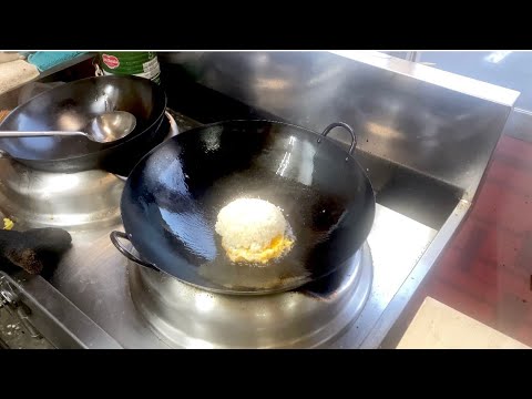 シンプル卵チャーハン。