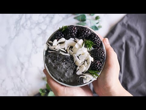 【美味しくシミ予防】黒ごまスムージーボウル✨