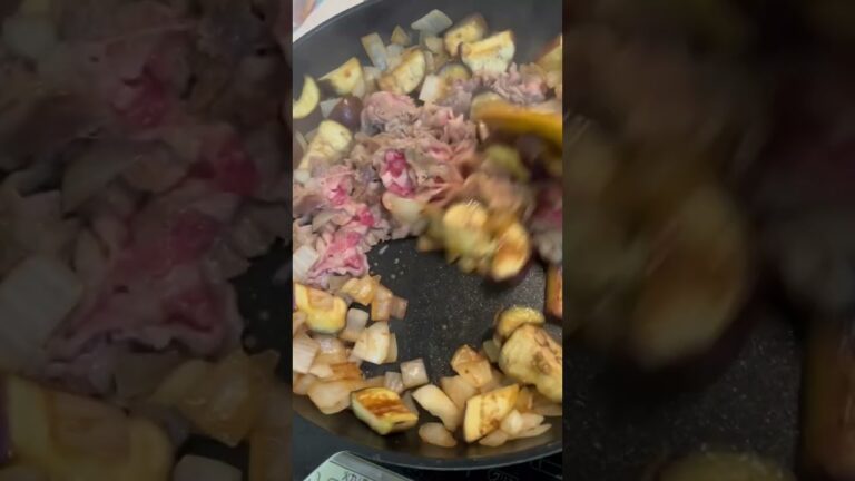 玉ねぎ、なす、牛肉炒めて