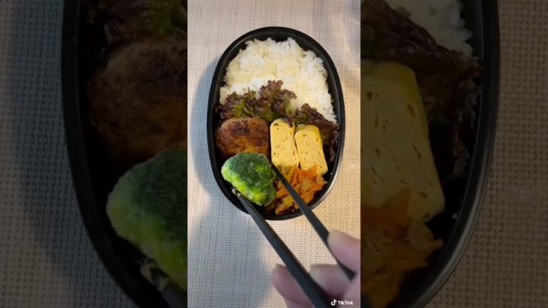 【TikTokでバズったお弁当】肉じゃがコロッケ弁当🍱余った肉じゃがを潰してコロッケにしました🫶🏻一度で2度目おいしい肉じゃが様様大好きです😌💓#お弁当