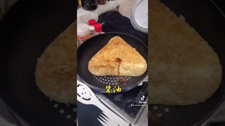 巨大焼きおにぎり　しめはお茶漬け