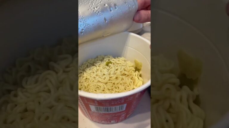 today's lazy housewife's #instantnoodles 甘辛ヤンニョムチキン　ビビン麺