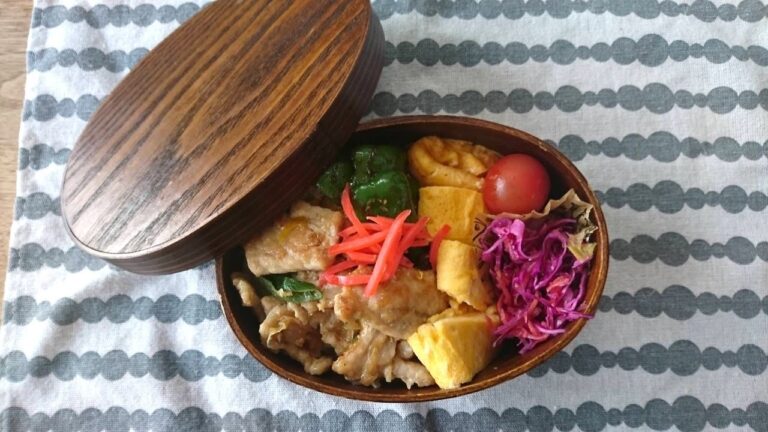 お弁当。誰もが喜ぶ豚の生姜焼き弁当！