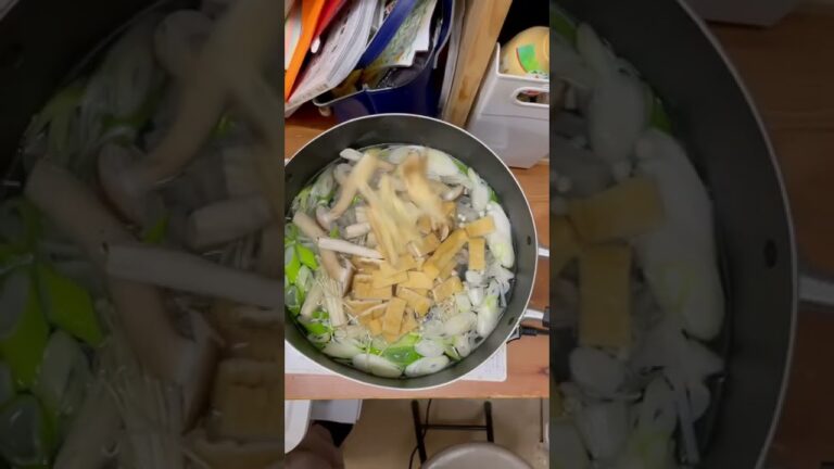 ノーマル味噌汁。普通に美味しい。