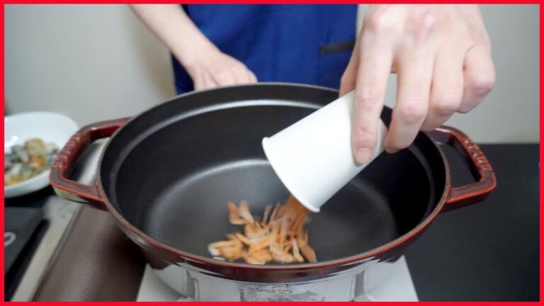 シーフードの香りがぷんぷん！^^ ほうれん草の味噌汁の作り方。韓国料理 レシピ。Korean food recipe.