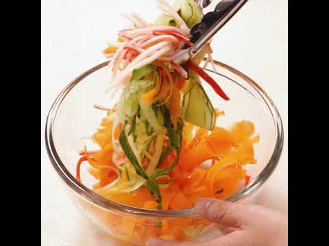 野菜とろう！にんじんときゅうり、カニカマのリボンサラダ