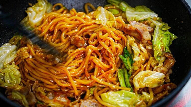 フレンチのシェフが探求する【焼きそば】割と簡単な自家製ソースで幸せになれる作り方