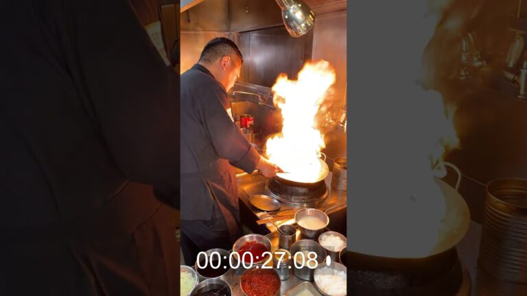 プロの料理人が1分間でエビチリを作ってみた！【天廣堂】#shorts