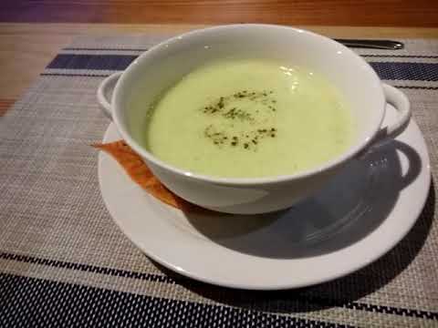 【蓼科ペンション ズッキーニとじゃがいものスープ】滑らかで優しいスープです