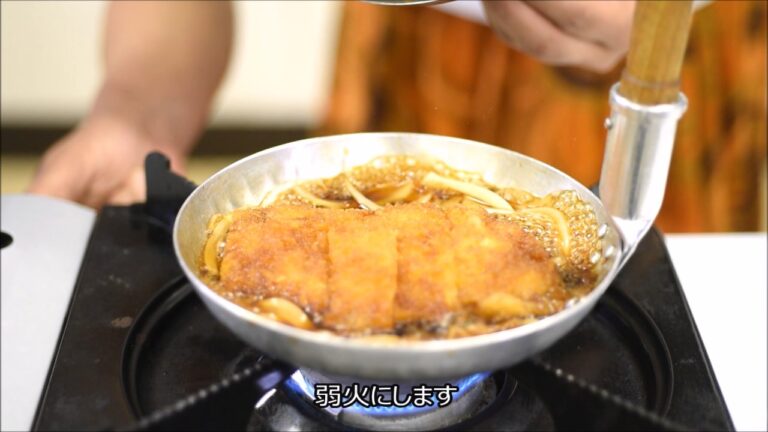 人気食堂の美人女将が教える、美味しいカツ丼の煮込み方